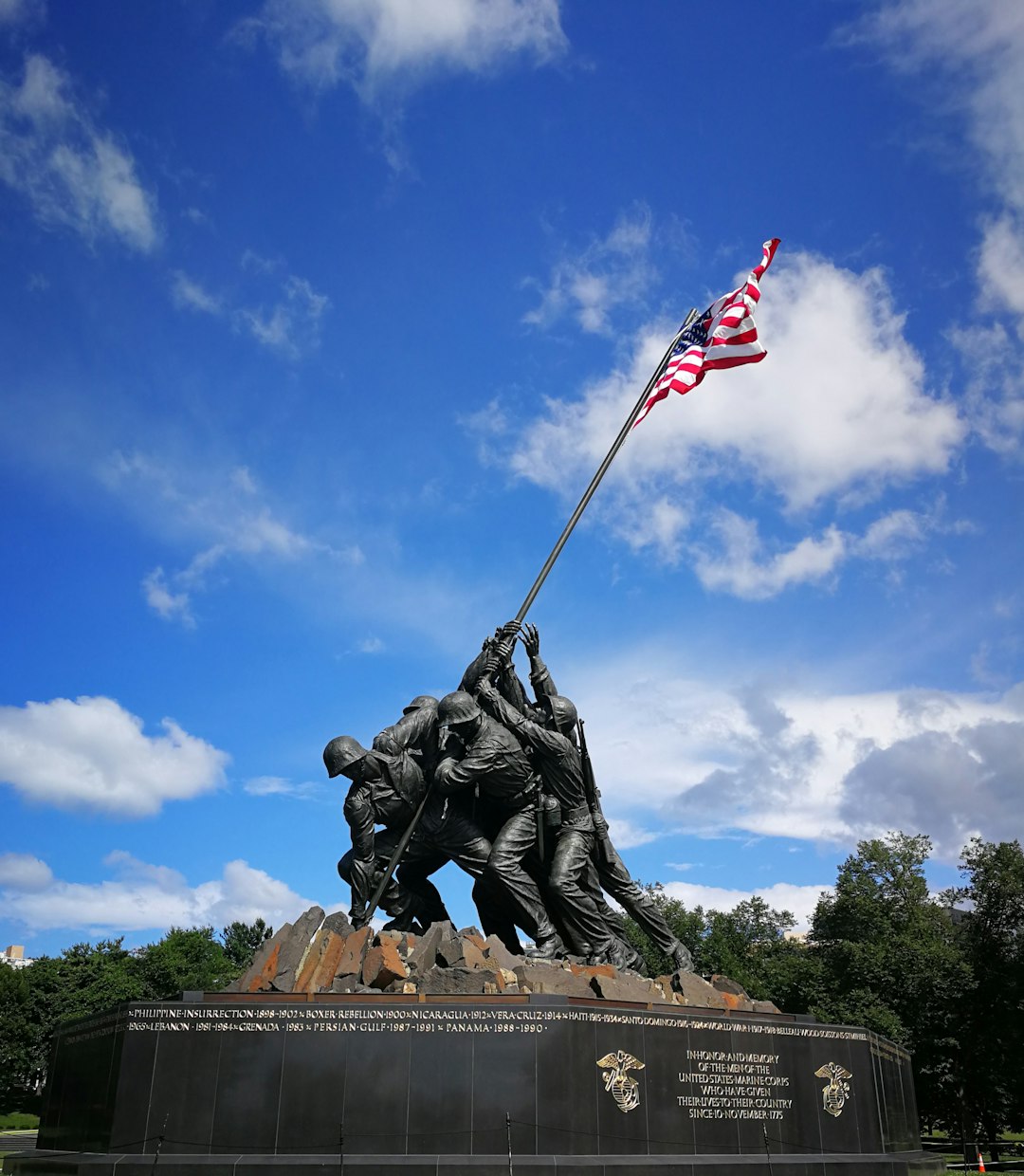 mobile-01 architectural-photography-us-marine-corps-war-memorial-statue-o2nc5d6qfpi
